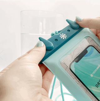 take pictures under water case phone