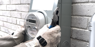 Smart Meter: The EMF Radiation, The Definitive Guide to Symtoms, How To Opt Out- For Health and Happiness