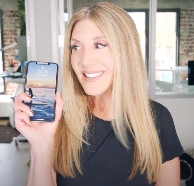 The Best iPhone Distraction Killer of 2025--GO GREYSCALE. Break Phone Addiction-No More FOMO