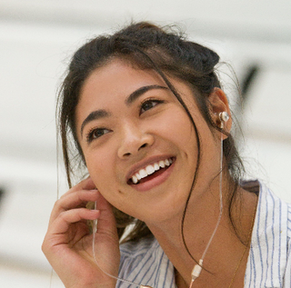 headphones that protect from EMF with built in lightning adapter for iphone